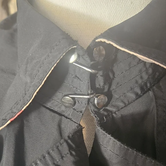 Burberry Trench Coat - Picture 8 of 9